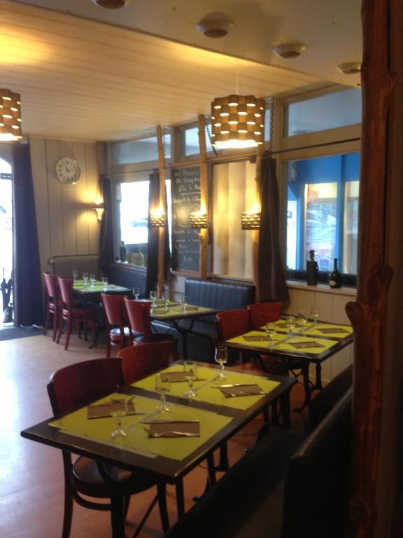 Hotel La Tour D'Auvergne Pont-lʼAbbé Rom bilde