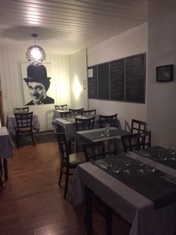 Hotel La Tour D'Auvergne Pont-lʼAbbé Eksteriør bilde